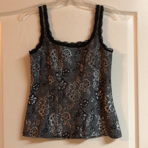 WHBM Top  Size Medium  EUC  Beautiful Fit - Picture 2 of 5